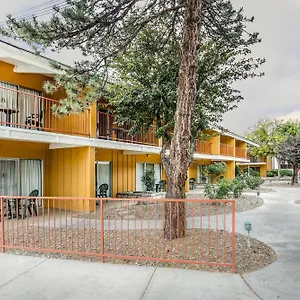 Lodge Econo Near Reno-sparks Convention Center